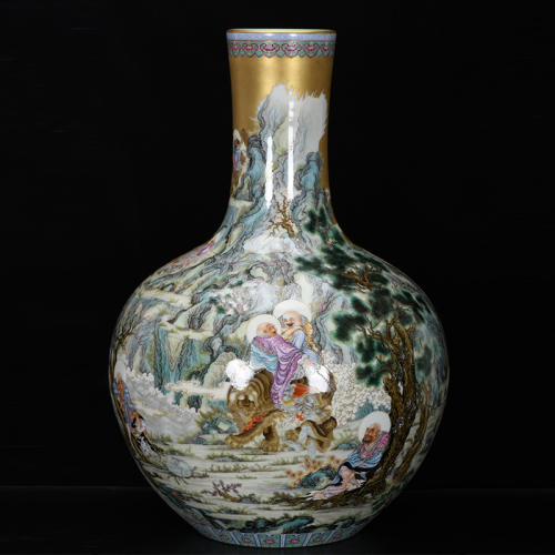 Antique Qing Qianlong Dynasty Ceramic Yellow Ground Heavy Famille Rose Porcelain Vase for Collection