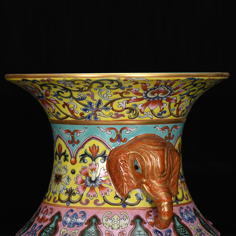 Antique Qing Qianlong Dynasty Ceramic Yellow Ground Heavy Famille Rose Porcelain Vase for Collection