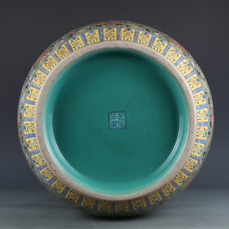 Antique Qing Qianlong Dynasty Ceramic Yellow Ground Heavy Famille Rose Porcelain Vase for Collection