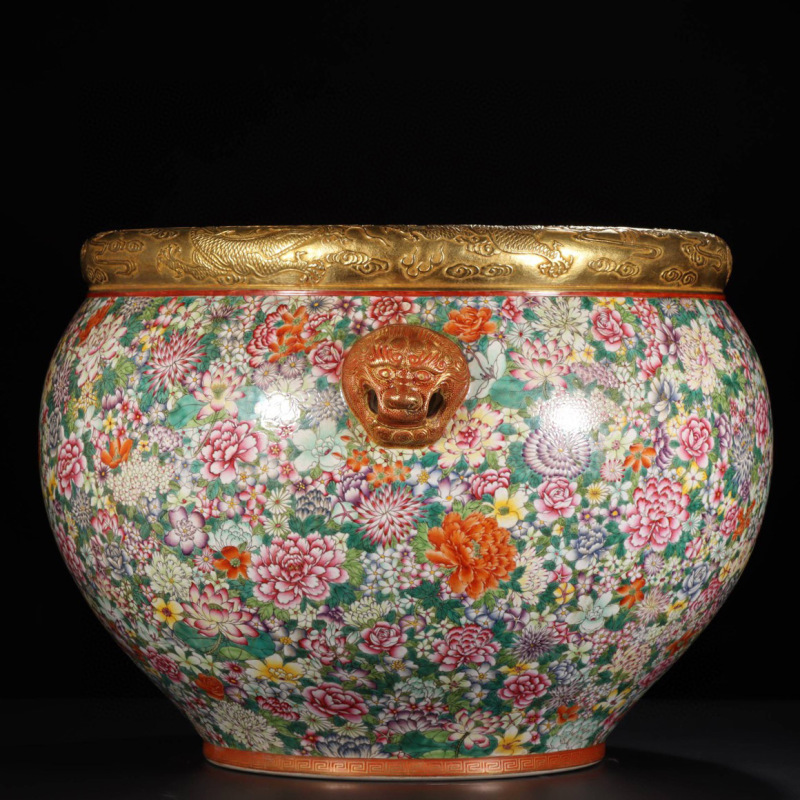 Antique Qing Qianlong Dynasty Ceramic Yellow Ground Heavy Famille Rose Porcelain Vase for Collection
