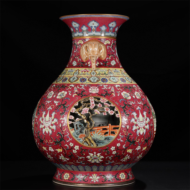 Antique Qing Qianlong Dynasty Ceramic Yellow Ground Heavy Famille Rose Porcelain Vase for Collection