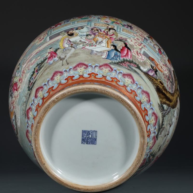Antique Qing Qianlong Dynasty Ceramic Yellow Ground Heavy Famille Rose Porcelain Vase for Collection