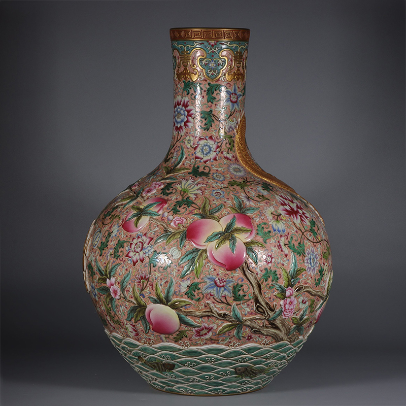 Antique Qing Qianlong Dynasty Ceramic Yellow Ground Heavy Famille Rose Porcelain Vase for Collection