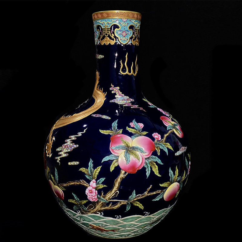 Antique Qing Qianlong Dynasty Ceramic Yellow Ground Heavy Famille Rose Porcelain Vase for Collection