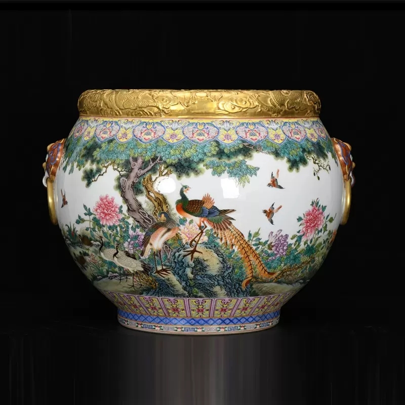 Antique Qing Qianlong Dynasty Ceramic Yellow Ground Heavy Famille Rose Porcelain Vase for Collection