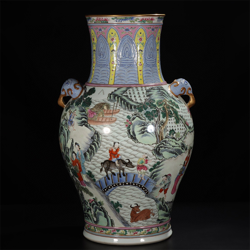 Antique Qing Qianlong Dynasty Ceramic Yellow Ground Heavy Famille Rose Porcelain Vase for Collection