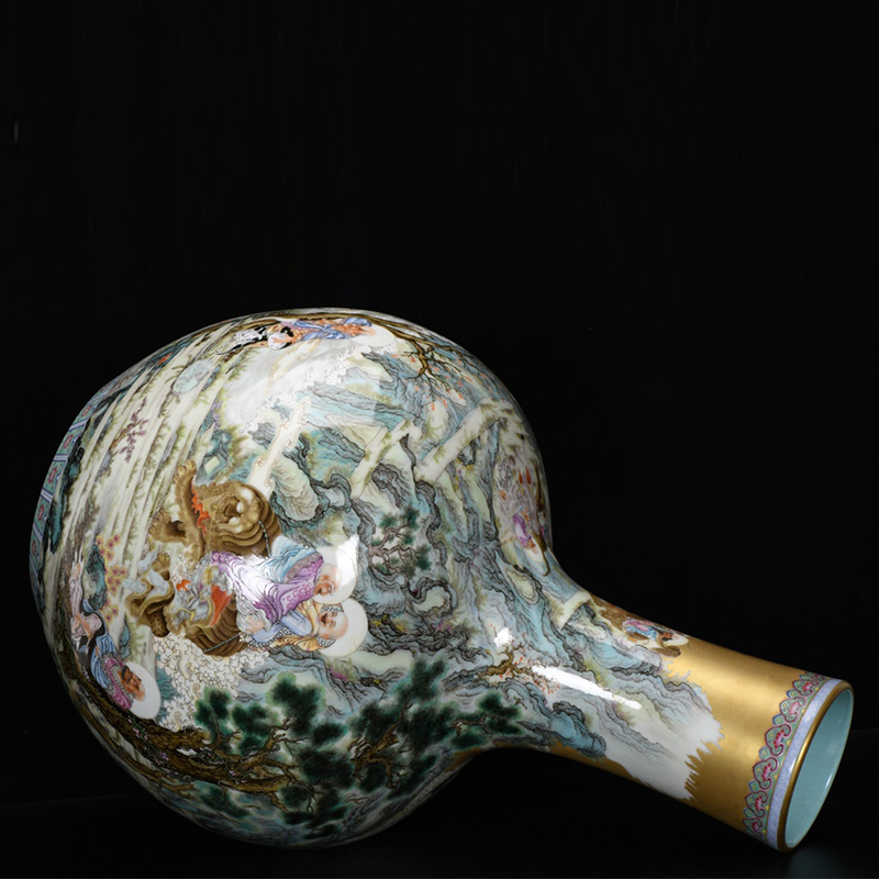 Antique Qing Qianlong Dynasty Ceramic Yellow Ground Heavy Famille Rose Porcelain Vase for Collection