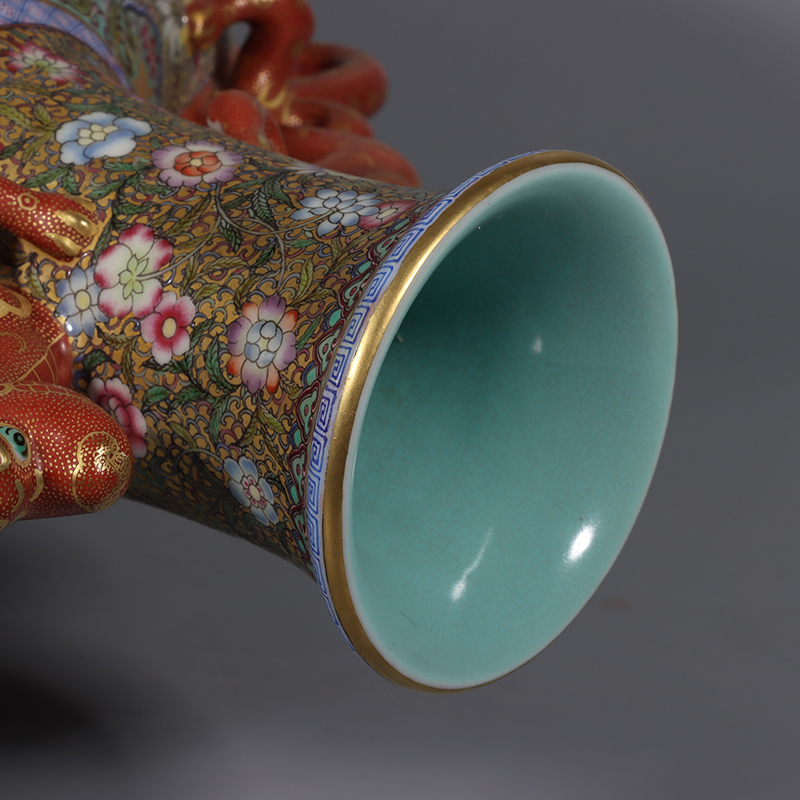 Antique Qing Qianlong Dynasty Ceramic Yellow Ground Heavy Famille Rose Porcelain Vase for Collection