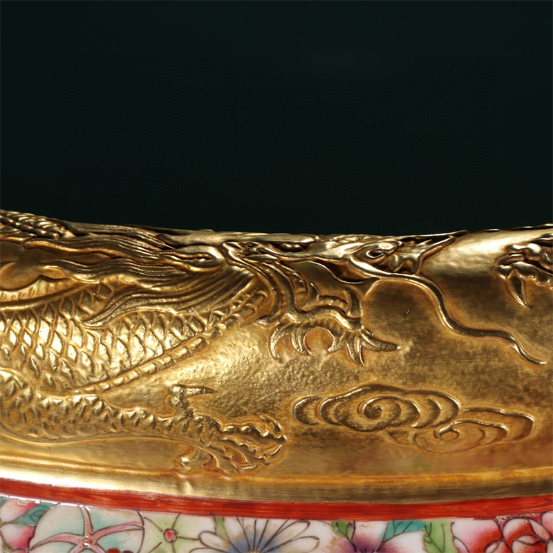 Antique Qing Qianlong Dynasty Ceramic Yellow Ground Heavy Famille Rose Porcelain Vase for Collection