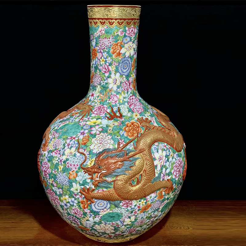 Antique Qing Qianlong Dynasty Ceramic Yellow Ground Heavy Famille Rose Porcelain Vase for Collection
