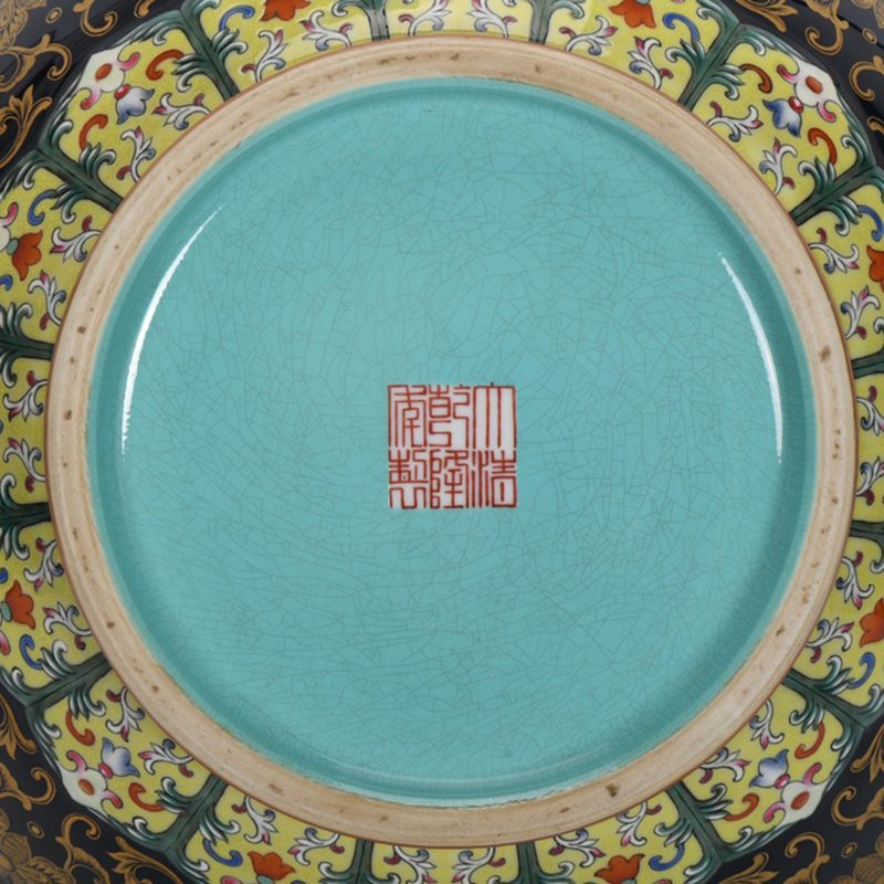 Antique Qing Qianlong Dynasty Ceramic Yellow Ground Heavy Famille Rose Porcelain Vase for Collection