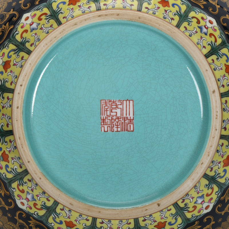 Antique Qing Qianlong Dynasty Ceramic Yellow Ground Heavy Famille Rose Porcelain Vase for Collection