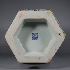 Antique Qing Qianlong Dynasty Ceramic Yellow Ground Heavy Famille Rose Porcelain Vase for Collection