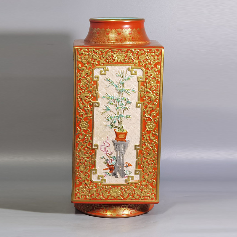 Antique Qing Qianlong Dynasty Ceramic Yellow Ground Heavy Famille Rose Porcelain Vase for Collection