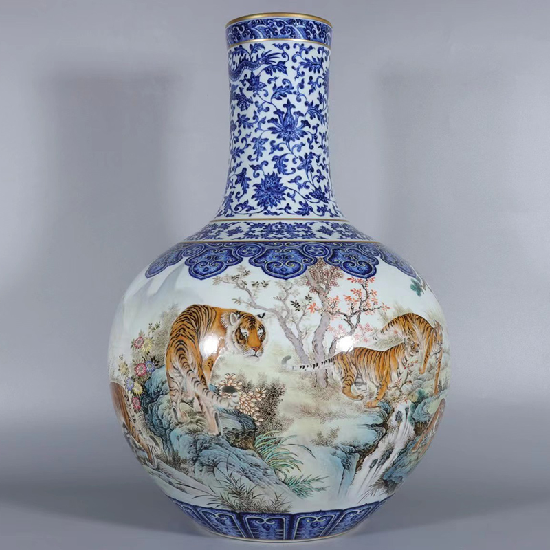 Antique Qing Qianlong Dynasty Ceramic Yellow Ground Heavy Famille Rose Porcelain Vase for Collection