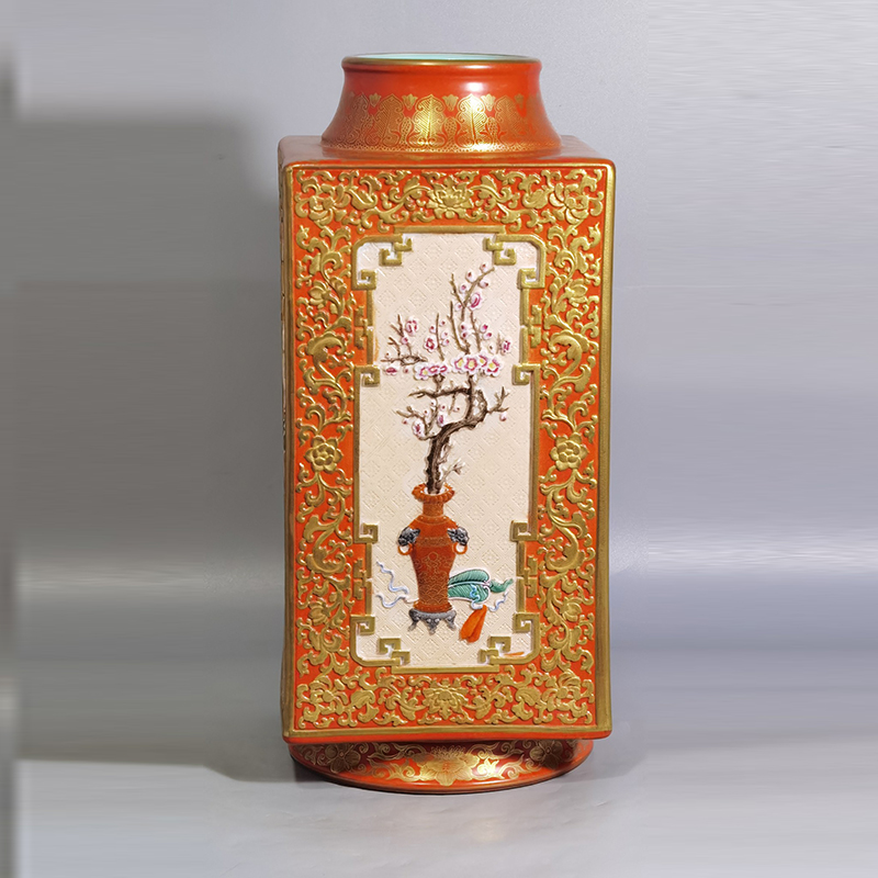 Antique Qing Qianlong Dynasty Ceramic Yellow Ground Heavy Famille Rose Porcelain Vase for Collection