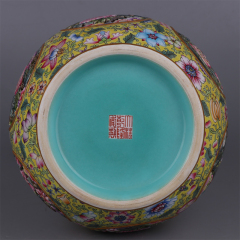 Antique Qing Qianlong Dynasty Ceramic Yellow Ground Heavy Famille Rose Porcelain Vase for Collection