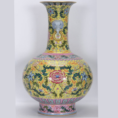 Antique Qing Qianlong Dynasty Ceramic Yellow Ground Heavy Famille Rose Porcelain Vase for Collection