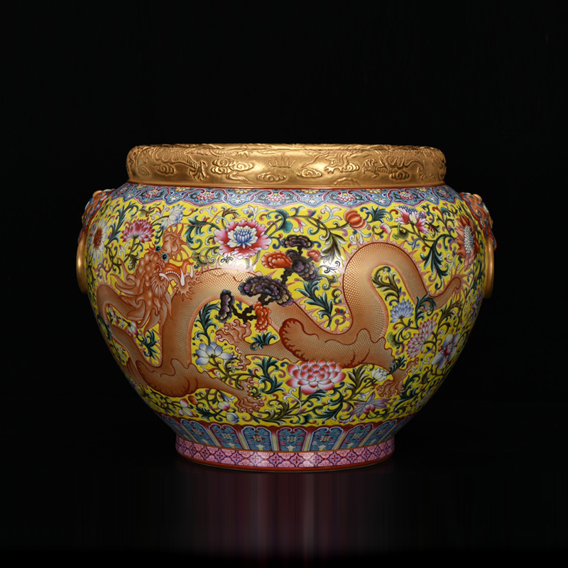 Antique Qing Qianlong Dynasty Ceramic Yellow Ground Heavy Famille Rose Porcelain Vase for Collection