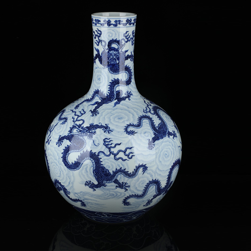 Antique Qing Qianlong Dynasty Ceramic Yellow Ground Heavy Famille Rose Porcelain Vase for Collection