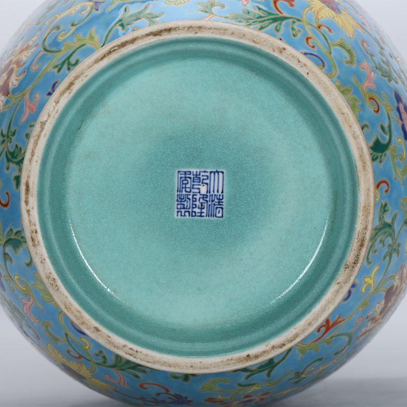 Antique Qing Qianlong Dynasty Ceramic Yellow Ground Heavy Famille Rose Porcelain Vase for Collection