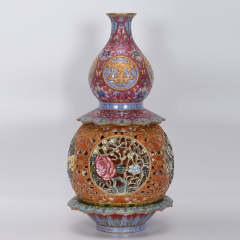 Antique Qing Qianlong Dynasty Ceramic Yellow Ground Heavy Famille Rose Porcelain Vase for Collection
