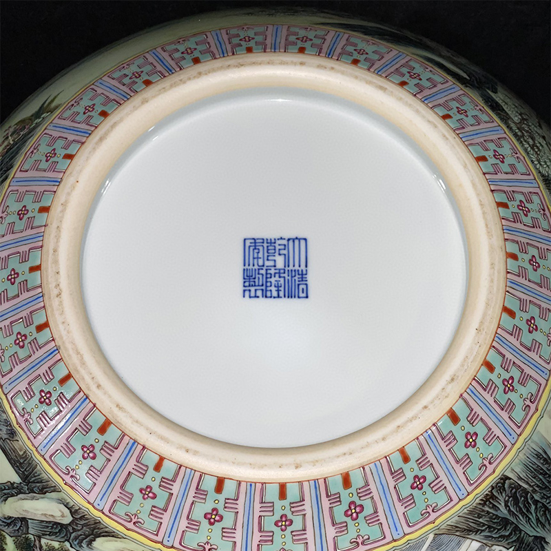 Antique Qing Qianlong Dynasty Ceramic Yellow Ground Heavy Famille Rose Porcelain Vase for Collection