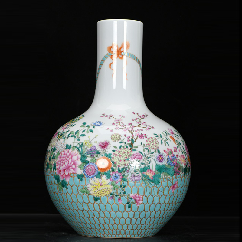 Antique Qing Qianlong Dynasty Ceramic Yellow Ground Heavy Famille Rose Porcelain Vase for Collection
