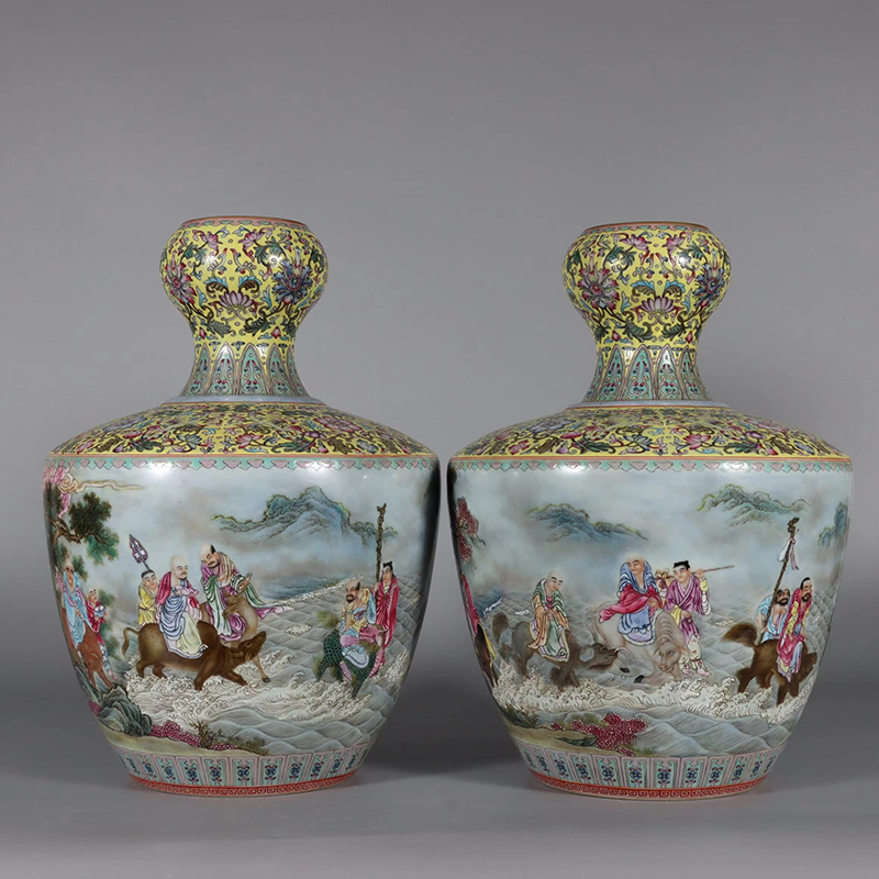 Antique Qing Qianlong Dynasty Ceramic Yellow Ground Heavy Famille Rose Porcelain Vase for Collection