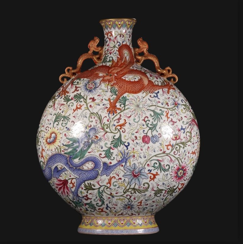 Antique Qing Qianlong Dynasty Ceramic Yellow Ground Heavy Famille Rose Porcelain Vase for Collection