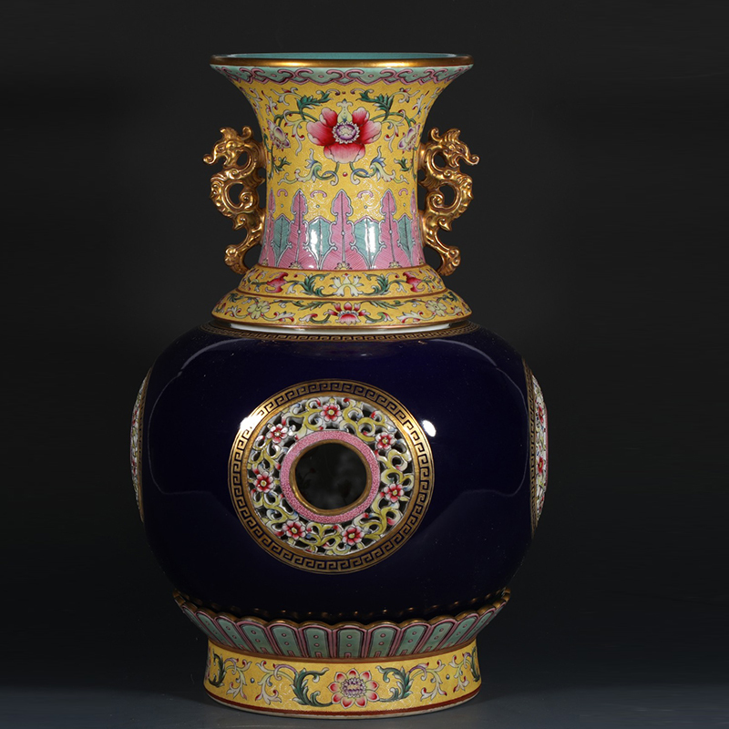 Antique Qing Qianlong Dynasty Ceramic Yellow Ground Heavy Famille Rose Porcelain Vase for Collection