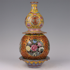 Antique Qing Qianlong Dynasty Ceramic Yellow Ground Heavy Famille Rose Porcelain Vase for Collection