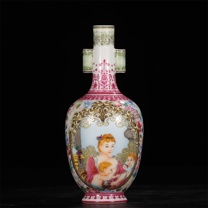 Antique Qing Qianlong Dynasty Ceramic Yellow Ground Heavy Famille Rose Porcelain Vase for Collection