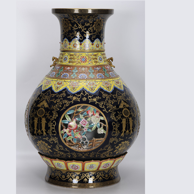 Antique Qing Qianlong Dynasty Ceramic Yellow Ground Heavy Famille Rose Porcelain Vase for Collection