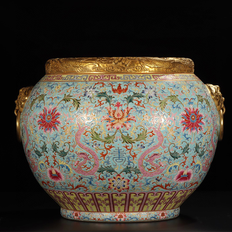 Antique Qing Qianlong Dynasty Ceramic Yellow Ground Heavy Famille Rose Porcelain Vase for Collection