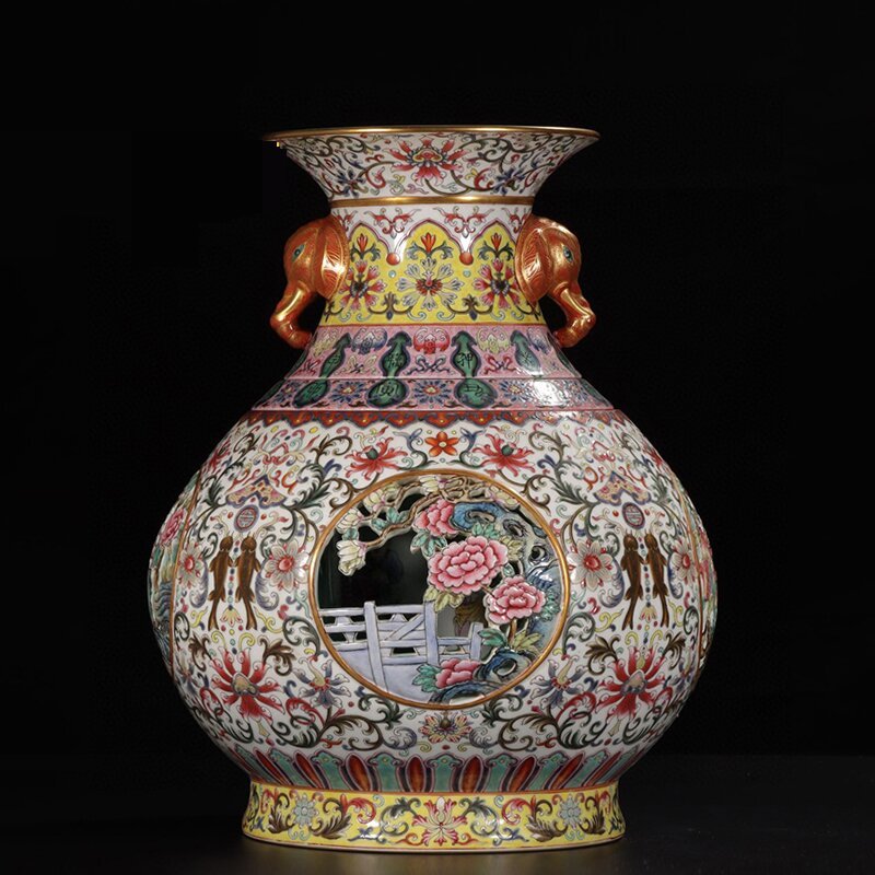 Antique Qing Qianlong Dynasty Ceramic Yellow Ground Heavy Famille Rose Porcelain Vase for Collection