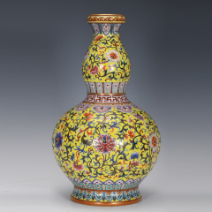 Antique Qing Qianlong Dynasty Ceramic Yellow Ground Heavy Famille Rose Porcelain Vase for Collection