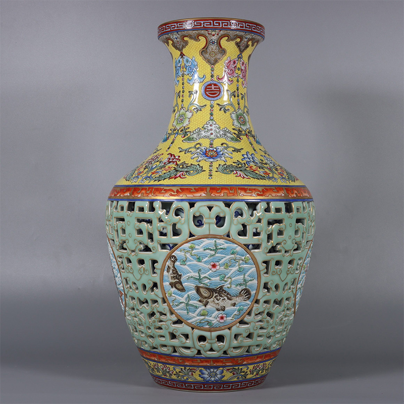 Antique Qing Qianlong Dynasty Ceramic Yellow Ground Heavy Famille Rose Porcelain Vase for Collection