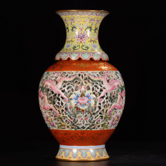 Antique Qing Qianlong Dynasty Ceramic Yellow Ground Heavy Famille Rose Porcelain Vase for Collection