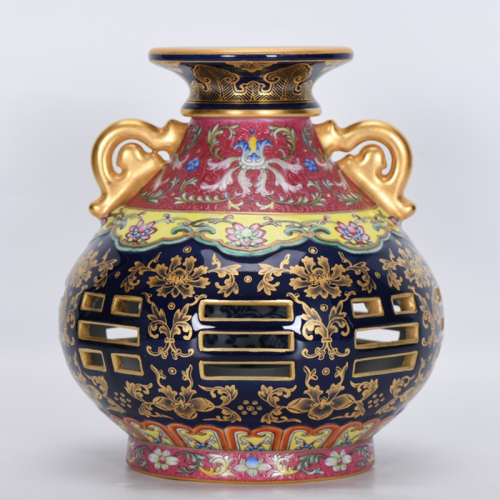 Antique Qing Qianlong Dynasty Ceramic Yellow Ground Heavy Famille Rose Porcelain Vase for Collection