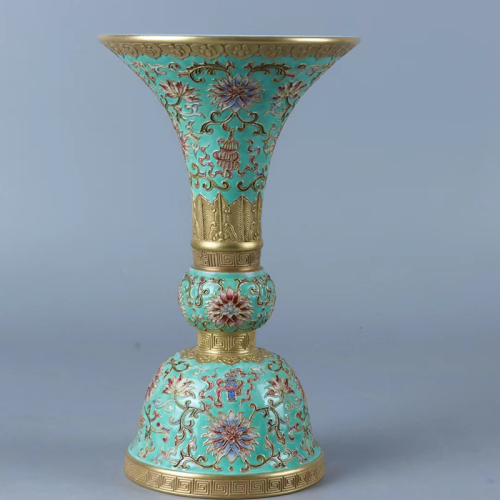 Antique Qing Qianlong Dynasty Ceramic Yellow Ground Heavy Famille Rose Porcelain Vase for Collection