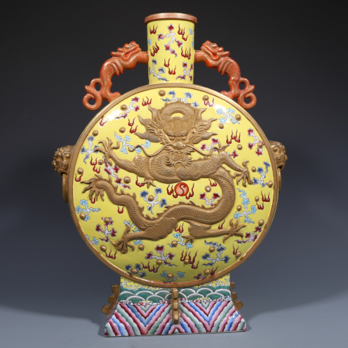 Antique Qing Qianlong Dynasty Ceramic Yellow Ground Heavy Famille Rose Porcelain Vase for Collection