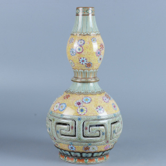Antique Qing Qianlong Dynasty Ceramic Yellow Ground Heavy Famille Rose Porcelain Vase for Collection