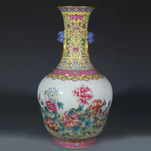 Antique Qing Qianlong Dynasty Ceramic Yellow Ground Heavy Famille Rose Porcelain Vase for Collection