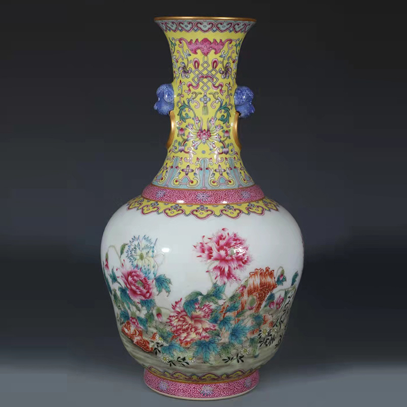 Antique Qing Qianlong Dynasty Ceramic Yellow Ground Heavy Famille Rose Porcelain Vase for Collection