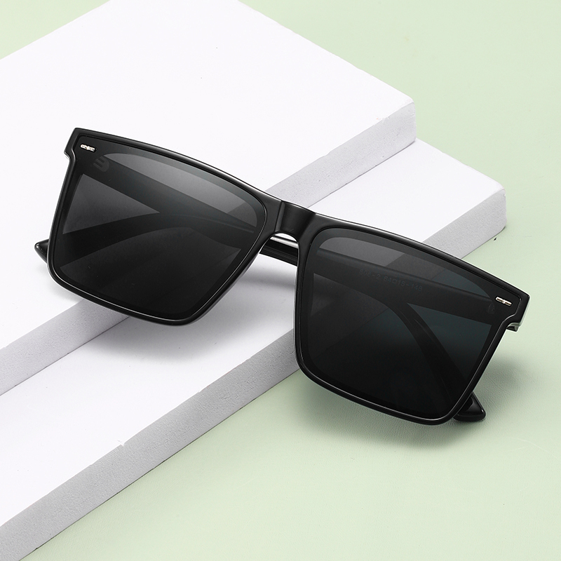 Men and women comfortable secure polarized sunglasses with mirror custom glasses for adult