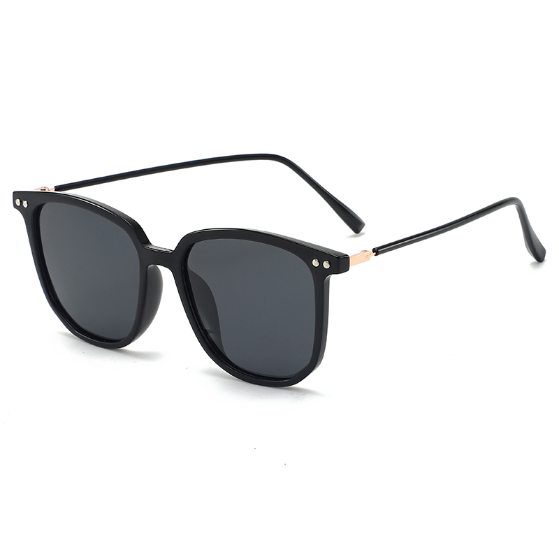 Hot selling new arrival TR90 metal custom logo driving eyeglasses sunglasses wholesale women