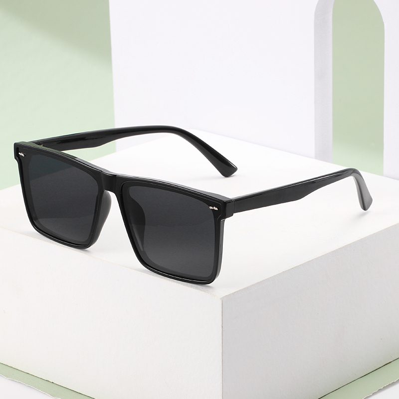 Men and women comfortable secure polarized sunglasses with mirror custom glasses for adult