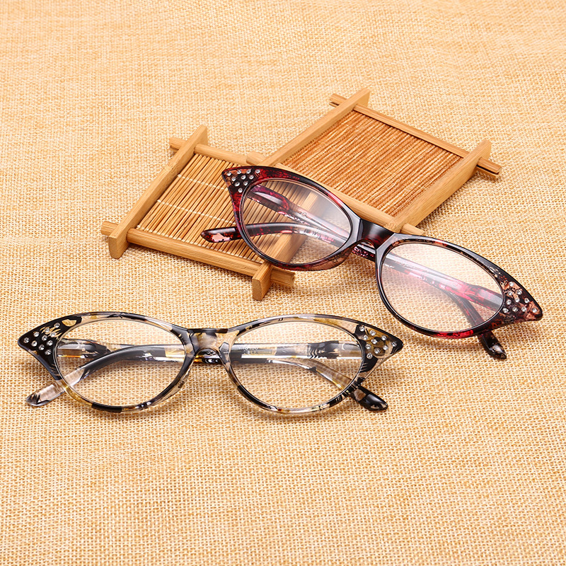PC High Definition Reading Glasses Fashion Cat-Eye Presbyopia Glasses for Men and Women High Definition Reading Glasses