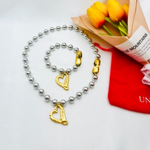 UNS557E